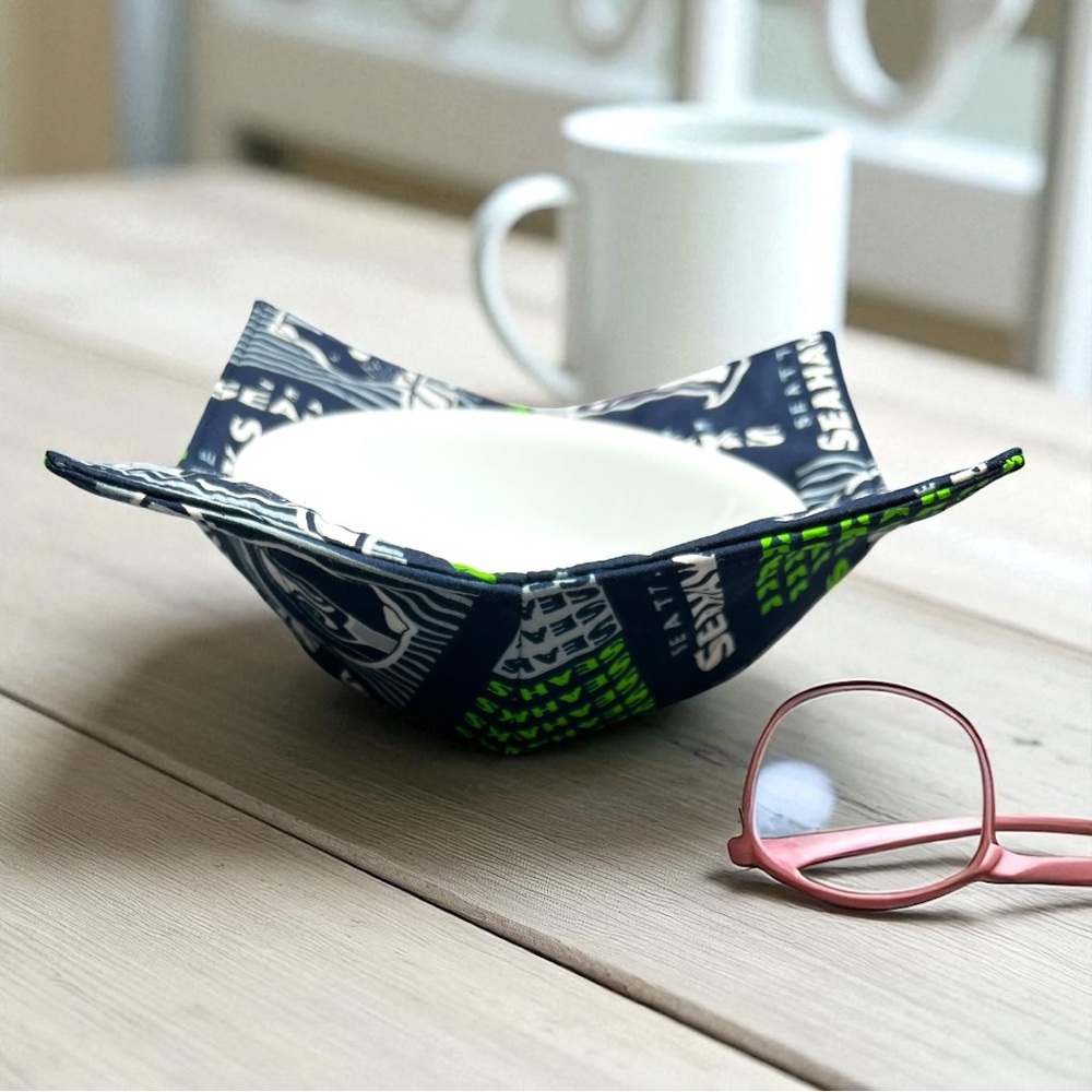 Seattle Seahawks Handcrafted Bowl Cozy Reversible NFL Bowl Holder Microwave Safe - Picture 4 of 12